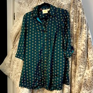 Maeve long sleeve blouse sold by Anthropologie size small. In new condition.